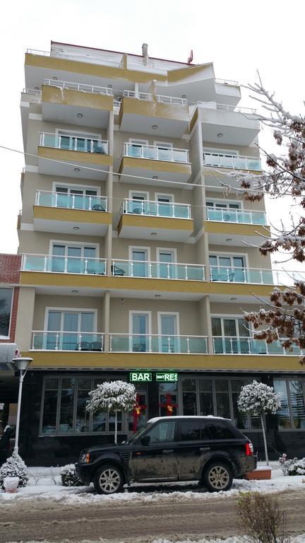 Hotel Pogradeci Екстер'єр фото