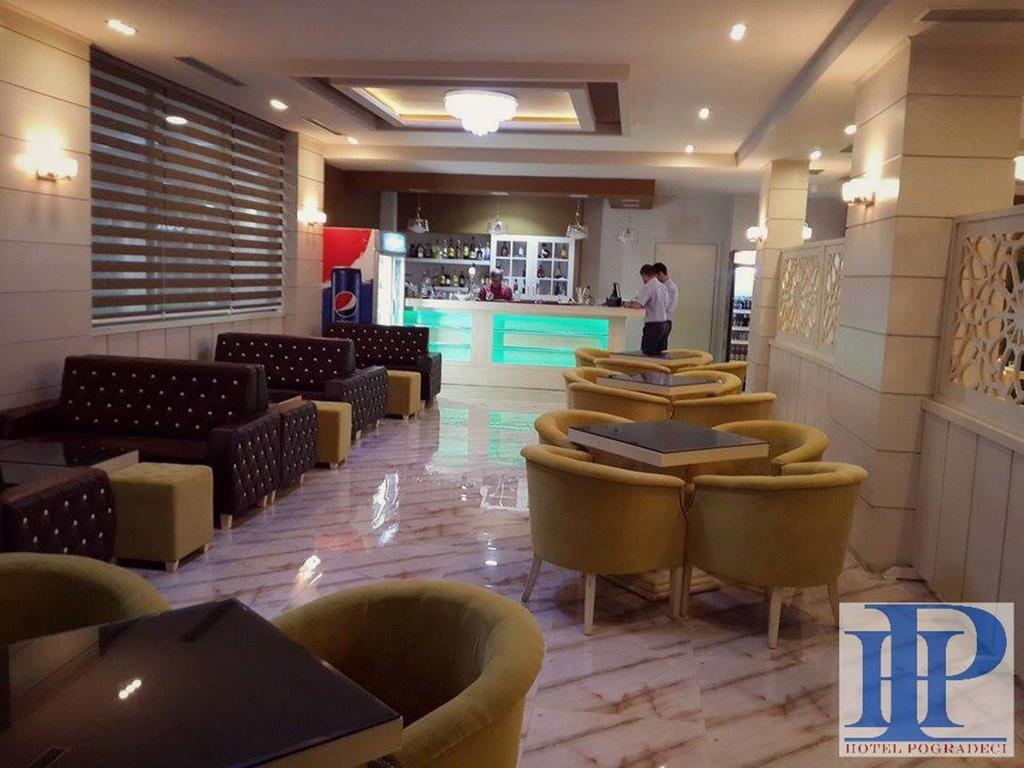 Hotel Pogradeci Екстер'єр фото