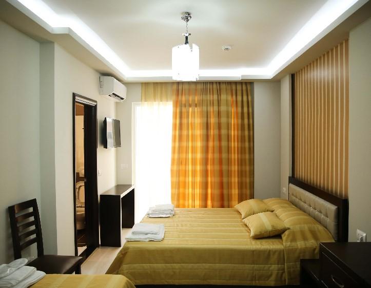 Hotel Pogradeci Екстер'єр фото