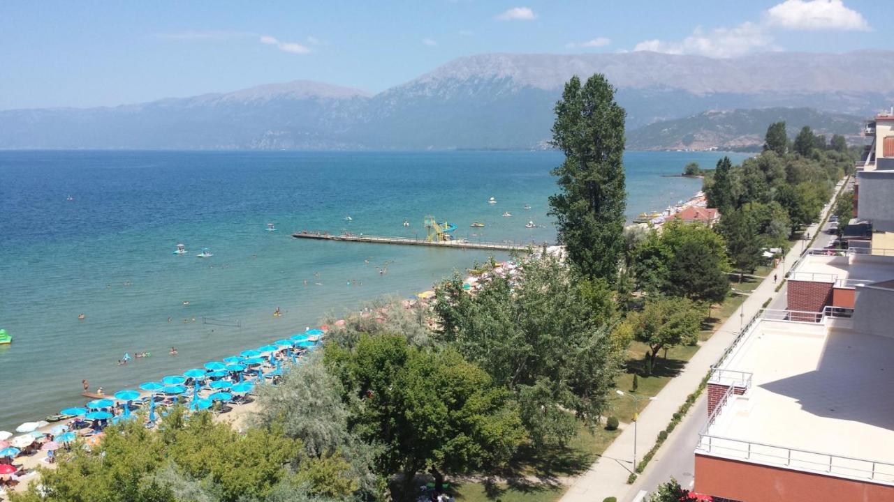 Hotel Pogradeci Екстер'єр фото
